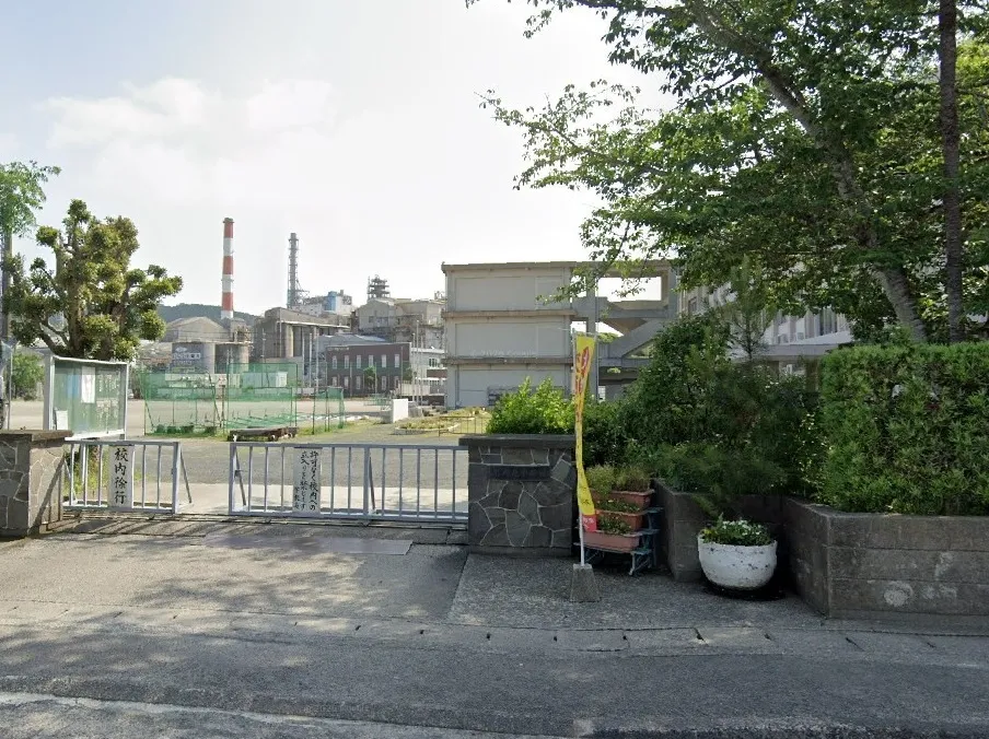 薩摩川内市市立川内中央中学校　1500m徒歩19分