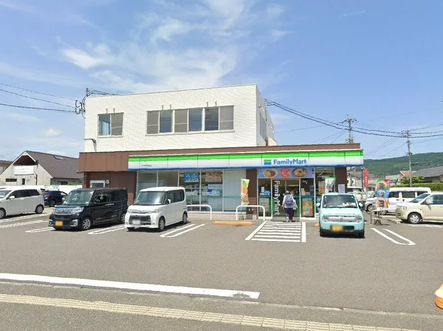 ファミリーマート川内原田町店　 130m徒歩2分