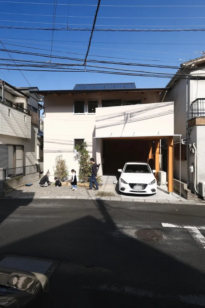 狭小地24坪の敷地を最大限に活かす！「2階リビングの田上の家」