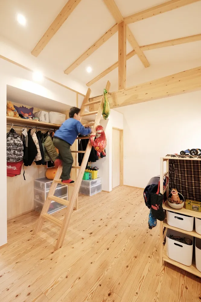 子供部屋に梯子
