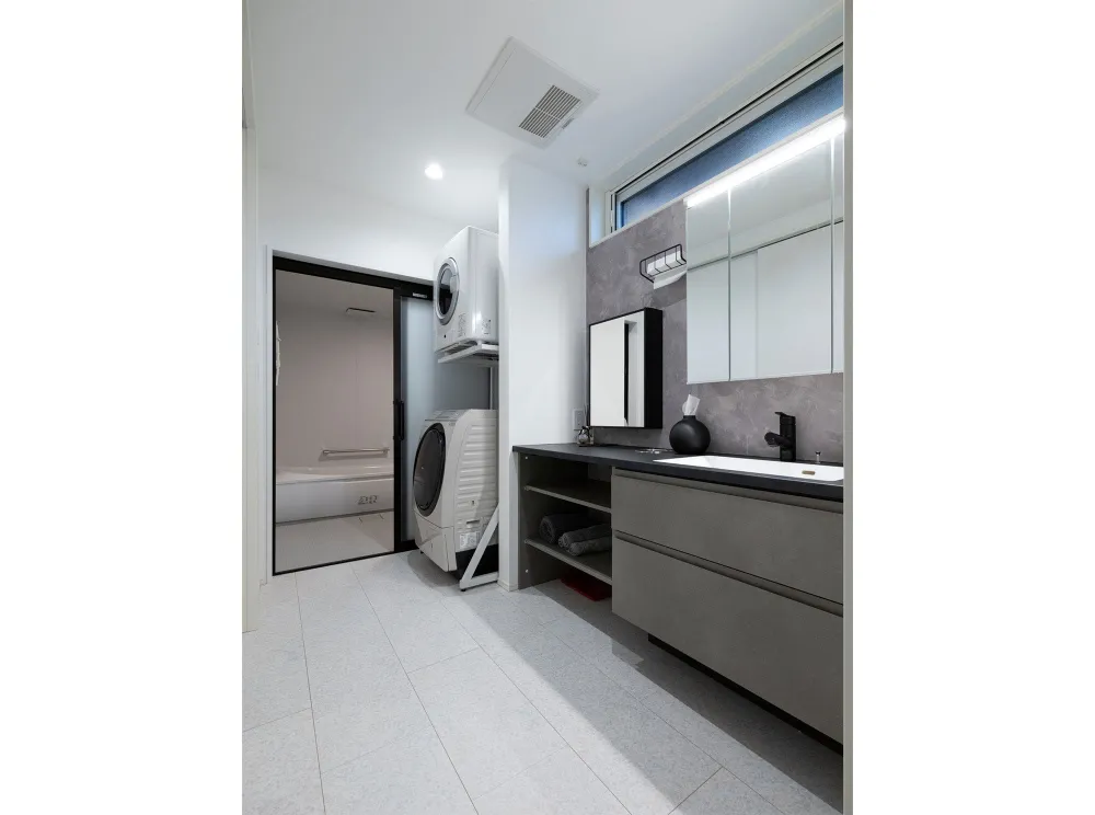 家族も愛猫たちも嬉しい、サンルームがある快適動線の家