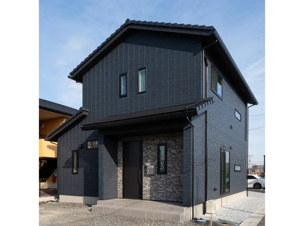 家族も愛猫たちも嬉しい、サンルームがある快適動線の家