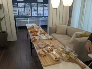 地元人気店のパン、ケーキをご用意しています！